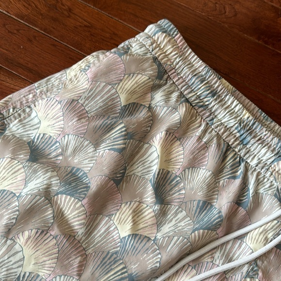 Men’s Abercrombie Swim Trunks - sea shells - Picture 2 of 7